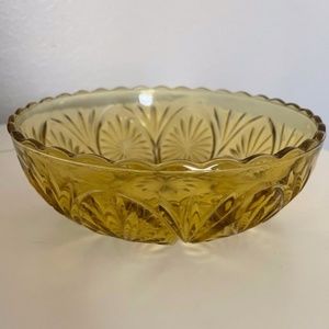 Vintage Mid Century bowl/ Anchor Hocking Medallion Pattern